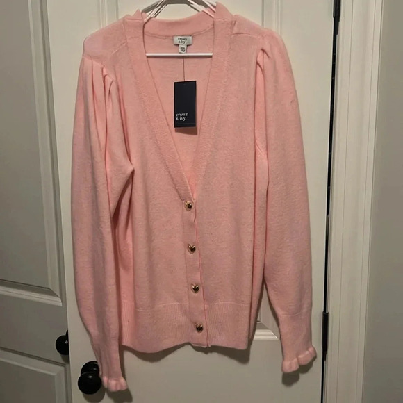 Crown & Ivy XXL Pink V Neck Sweater NWT w Gold Heart Snap Buttons Valentine’s 💌 - Picture 4 of 11